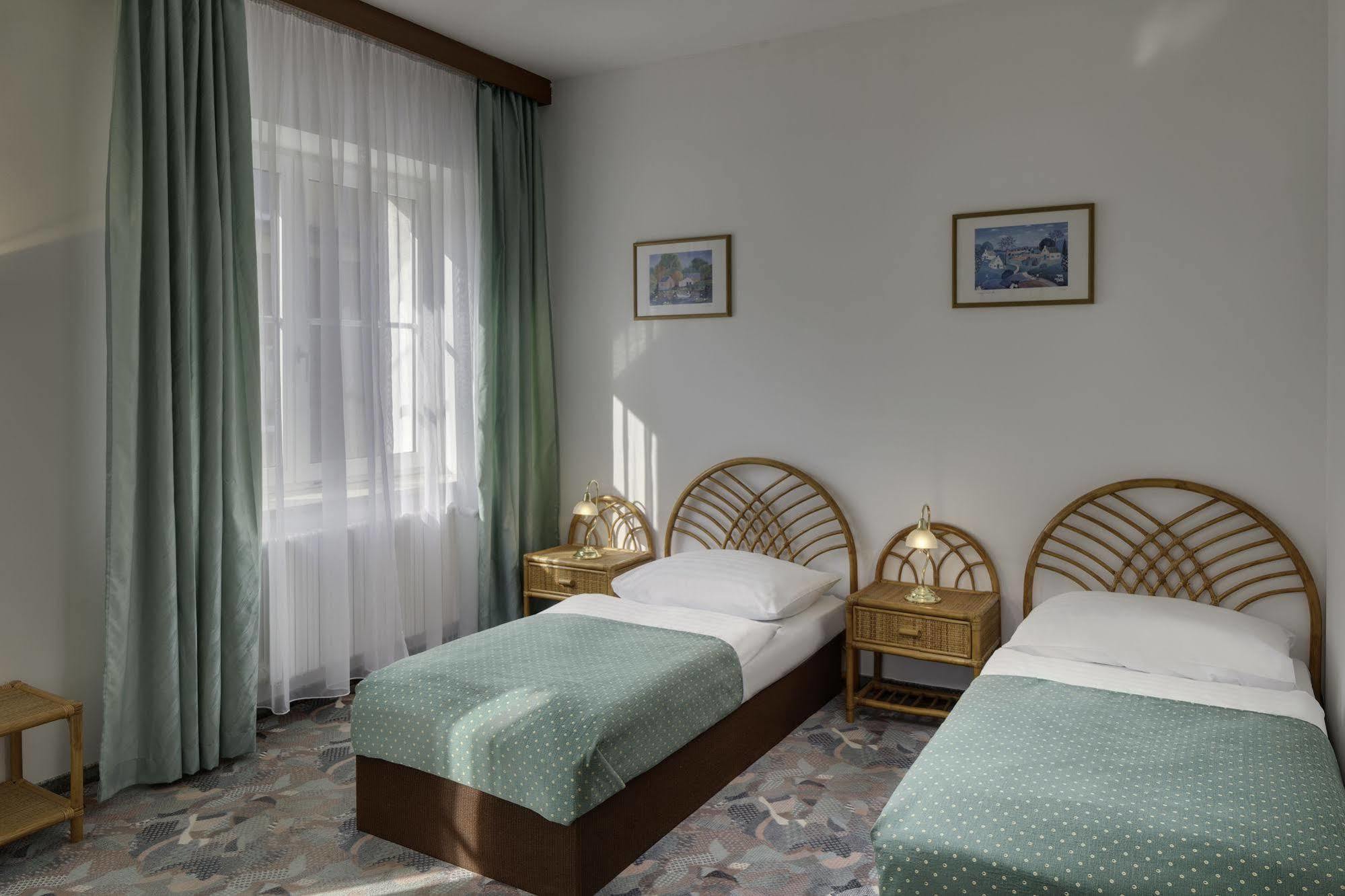 Hotel Otar Πράγα Εξωτερικό φωτογραφία