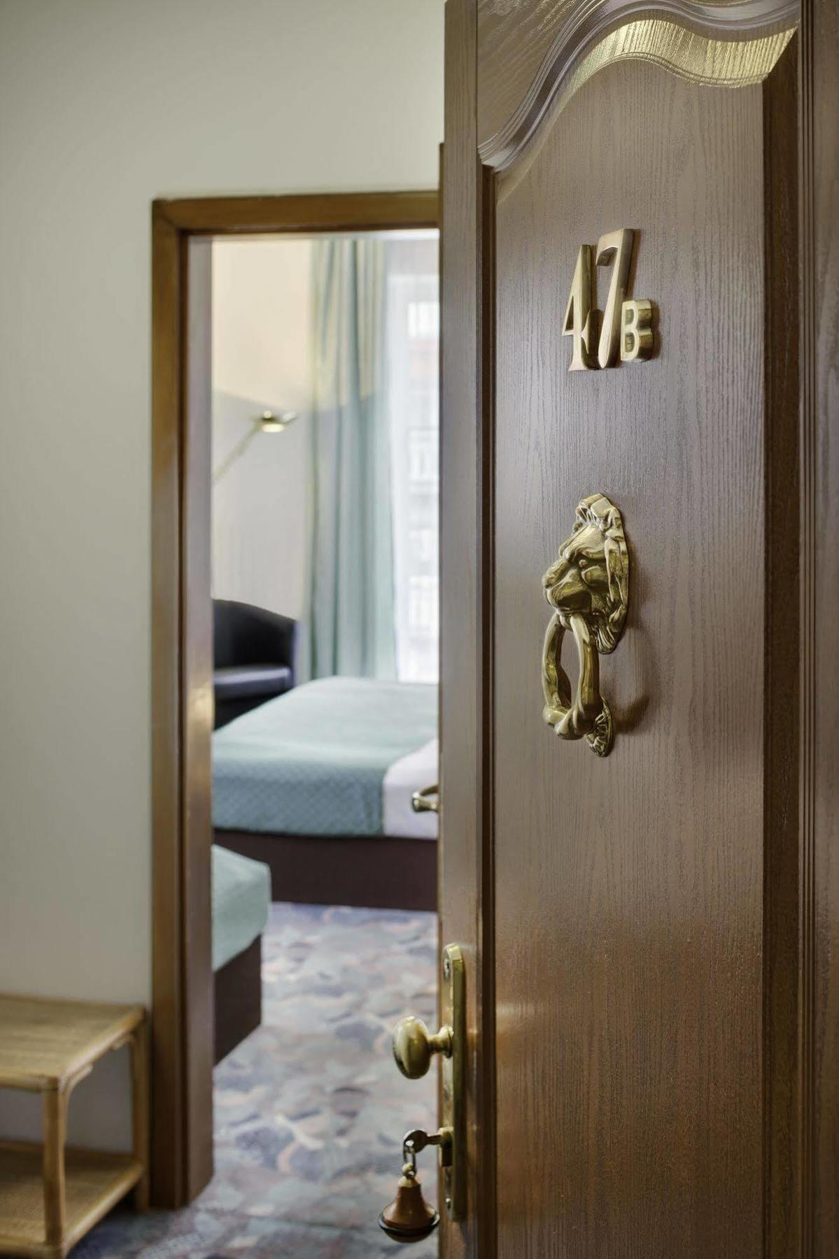 Hotel Otar Πράγα Εξωτερικό φωτογραφία