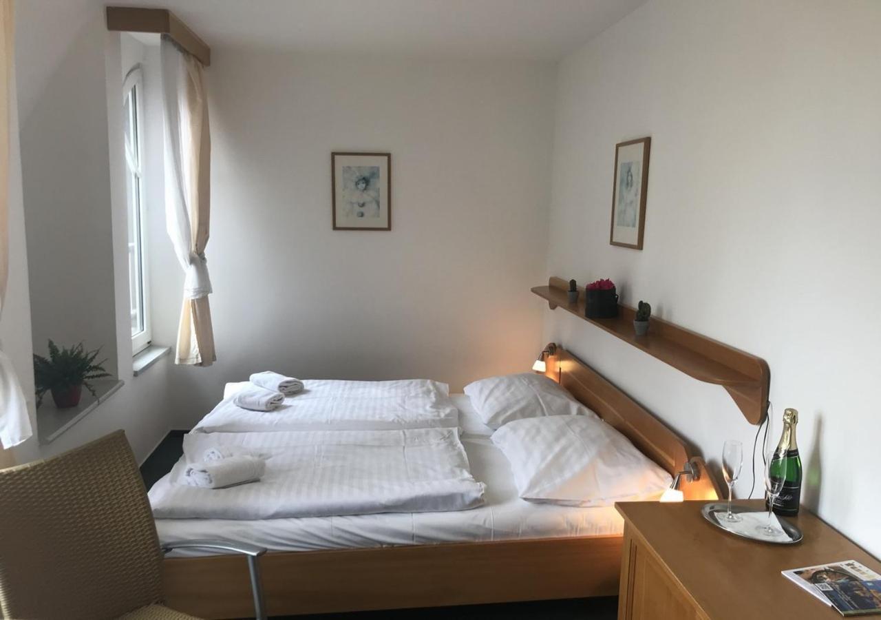 Hotel Otar Πράγα Εξωτερικό φωτογραφία